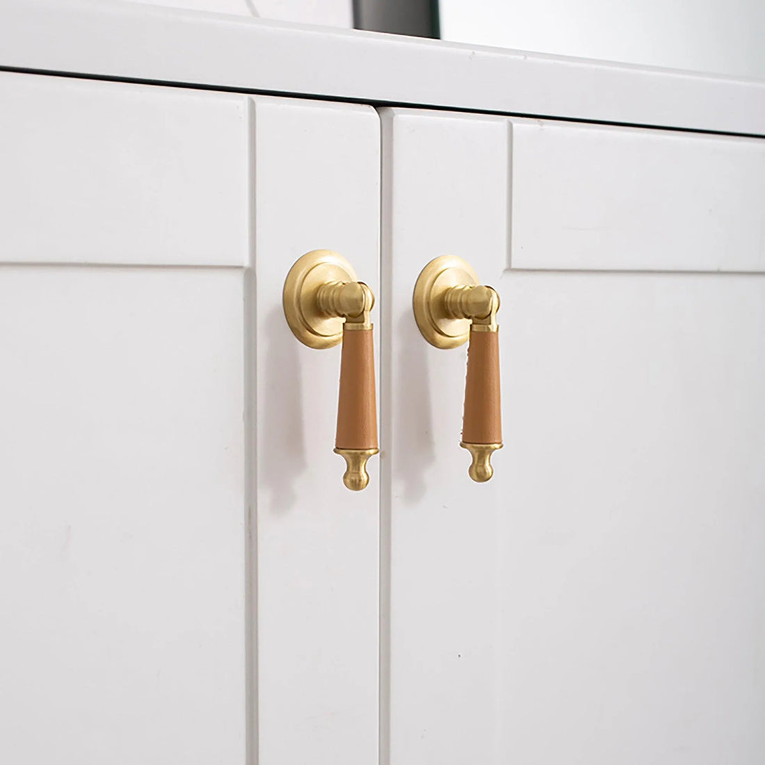 Austere Drop Knob /Door knob  / Brass/ Leather  /  M A N T A R A