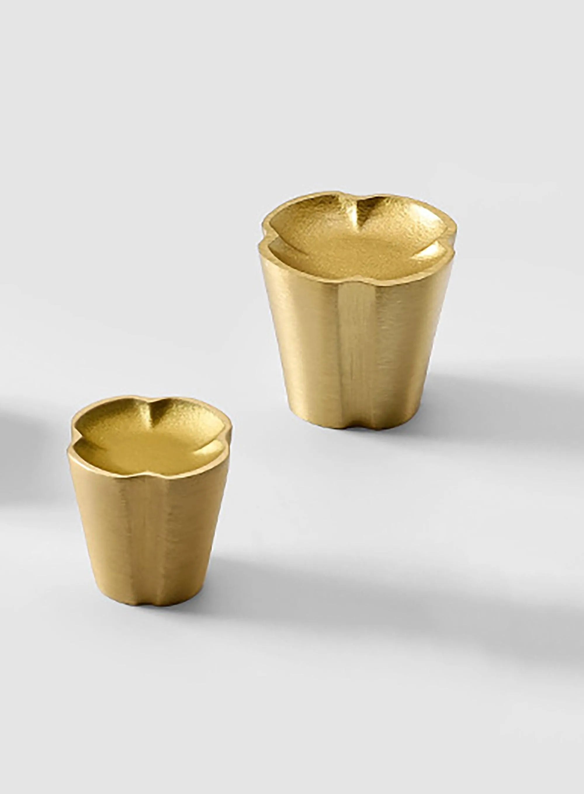 Clover knob | Cabinet knob | Drawer knob | Brass | Mantara