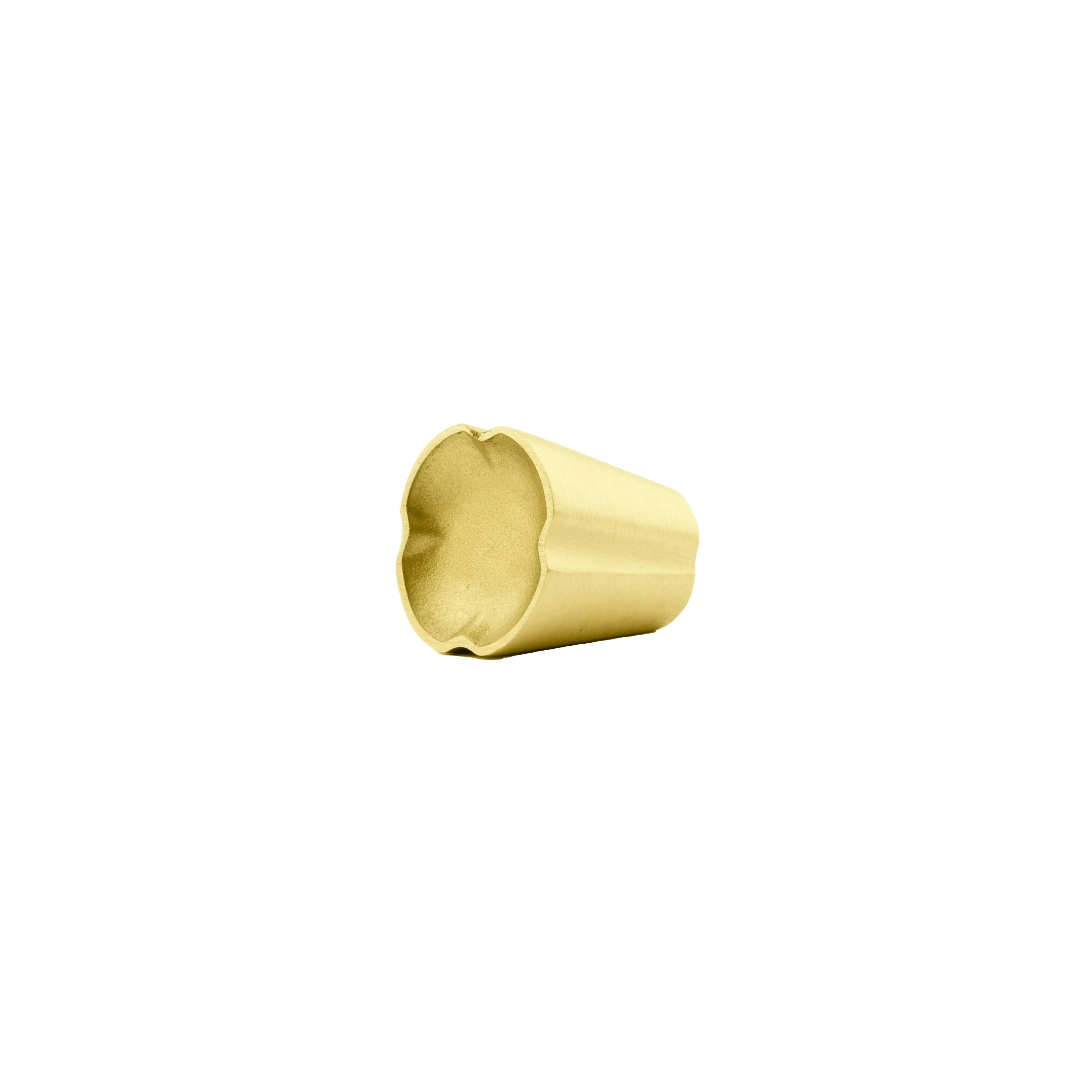 Clover knob | Cabinet knob | Drawer knob | Brass | Mantara