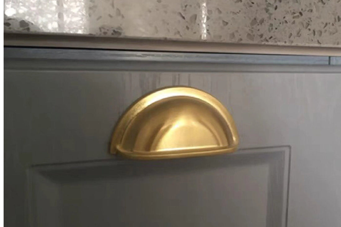 Exedra Pull Knob /cabinet knob / kitchen door knob/Glossy Gold / Zinc Alloy - M A N T A R A